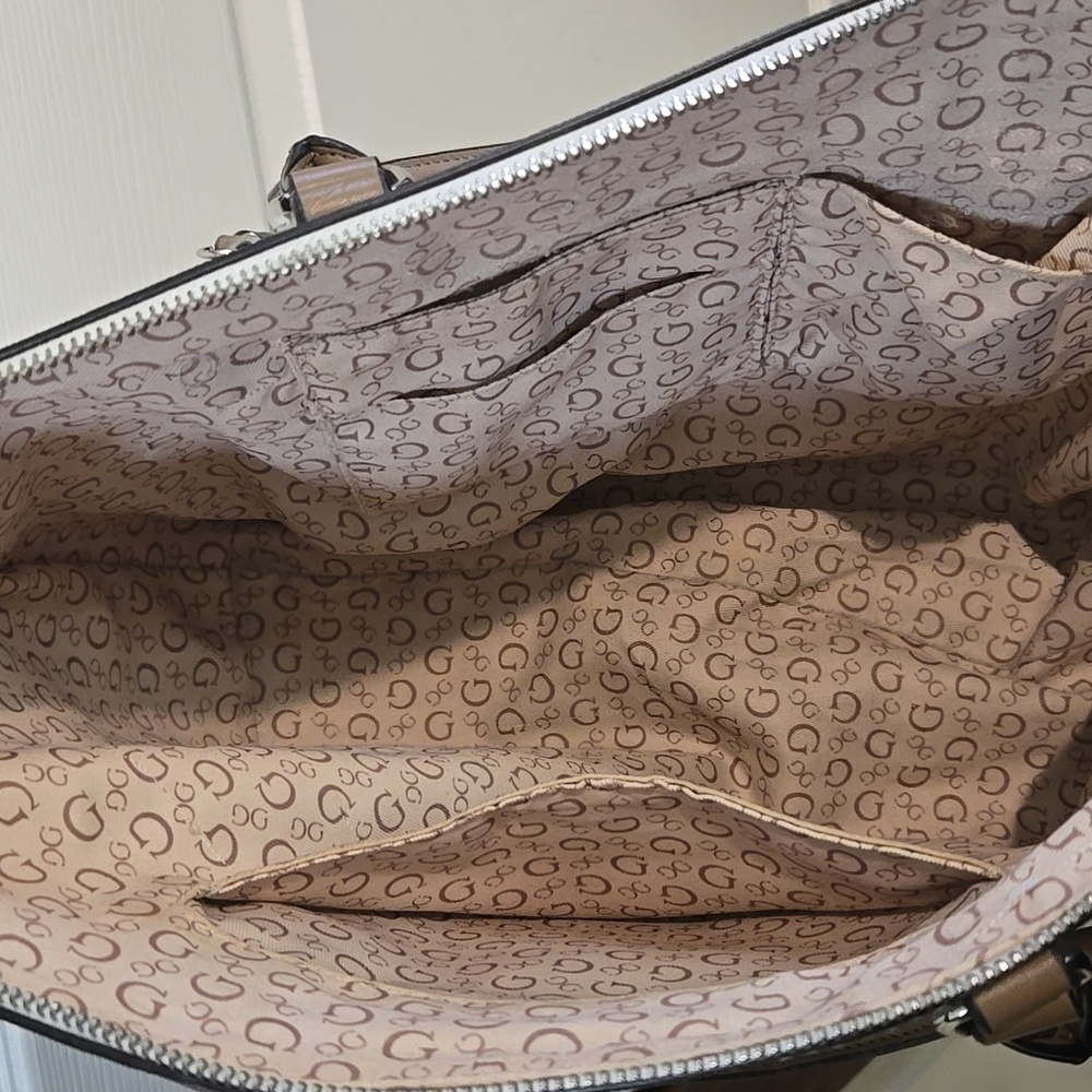 Guess Cream and Tan Tote Bag - Picture 6 of 8